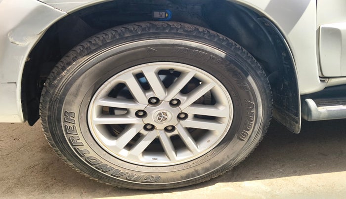 2013 Toyota Fortuner 3.0 4X4 MT, Diesel, Manual, 1,51,155 km, tyre