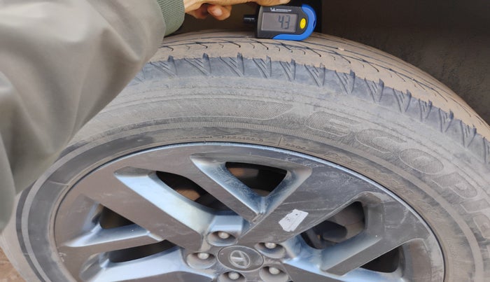 2022 Tata Safari XTA PLUS, Diesel, Automatic, 57,578 km, tyre