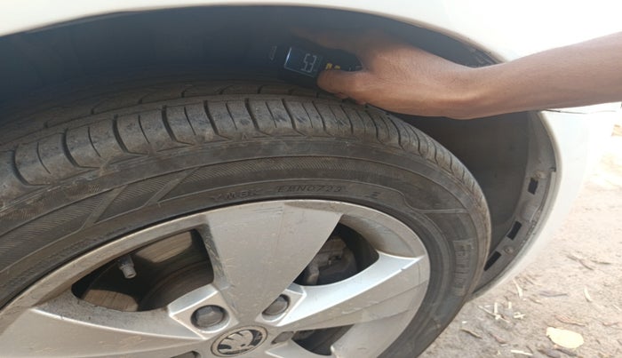 2018 Skoda Octavia 2.0 TDI CR AMBITION, Diesel, Manual, 1,26,723 km, tyre