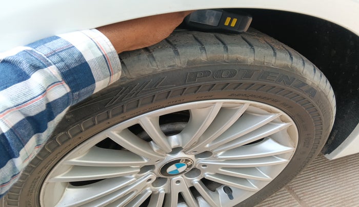 2015 BMW 5 Series 520D LUXURY LINE, Diesel, Automatic, 68,103 km, tyre