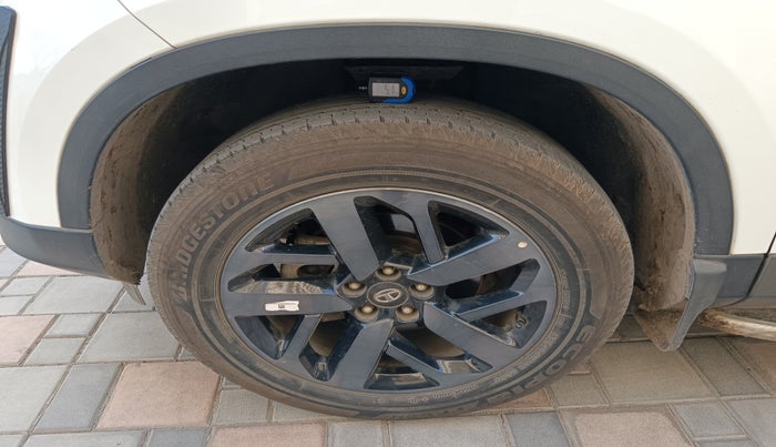 2023 Tata Safari XZA PLUS O ADVENTURE, Diesel, Automatic, 27,500 km, tyre