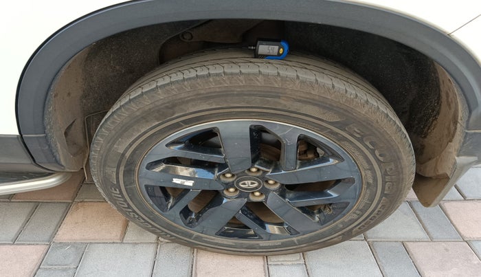 2023 Tata Safari XZA PLUS O ADVENTURE, Diesel, Automatic, 27,500 km, tyre