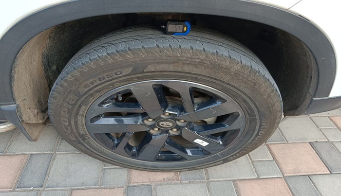 2023 Tata Safari XZA PLUS O ADVENTURE, Diesel, Automatic, 27,500 km, tyre