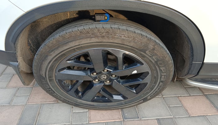 2023 Tata Safari XZA PLUS O ADVENTURE, Diesel, Automatic, 27,500 km, tyre