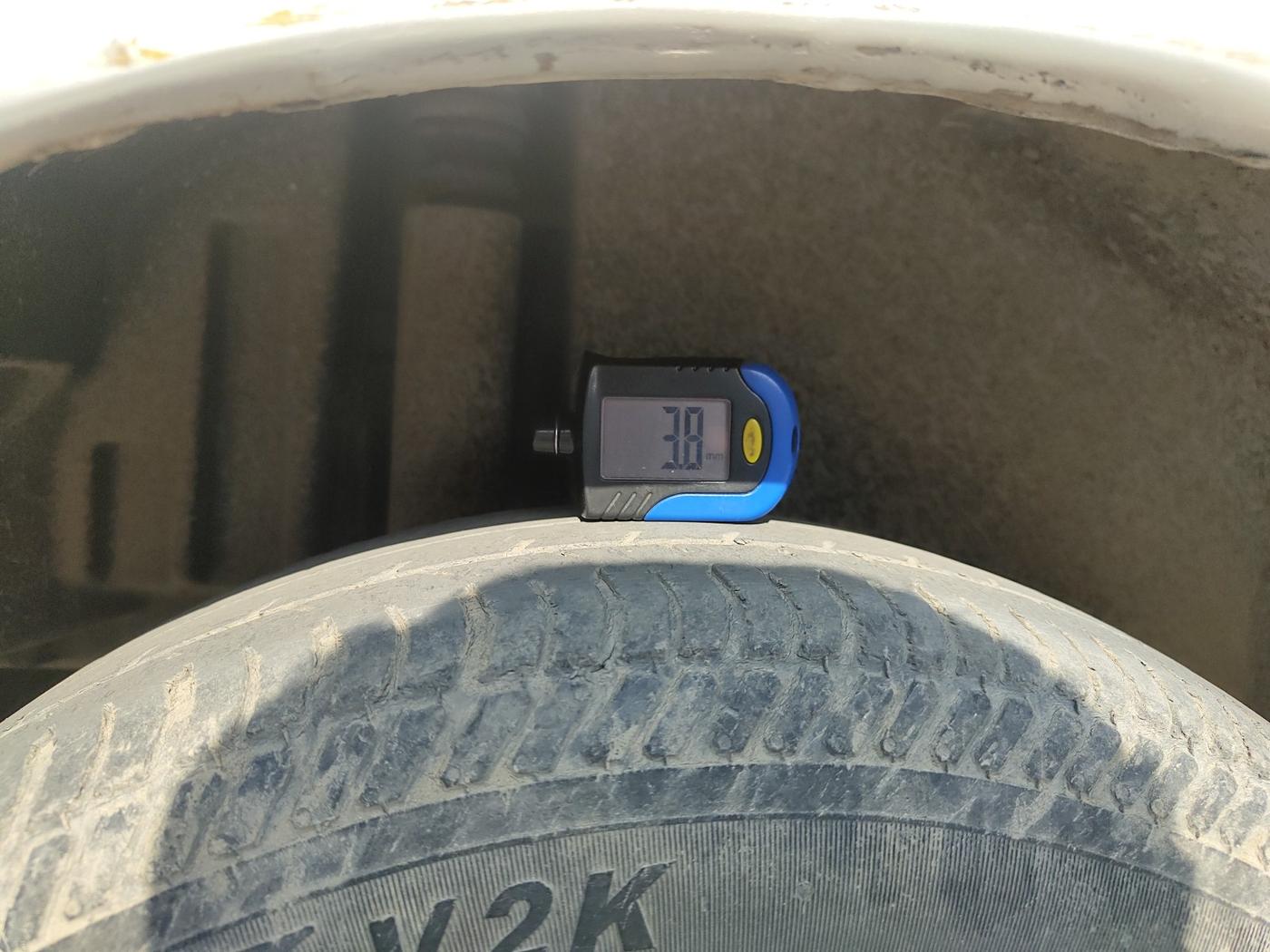 2014 Maruti Swift Dzire VDI, Diesel, Manual, 1,43,986 km, tyre