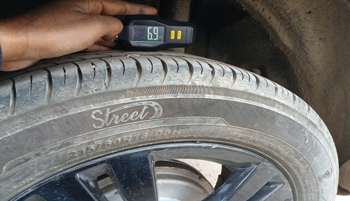 2019 Maruti Vitara Brezza ZDI AMT, Diesel, Automatic, 98,086 km, tyre