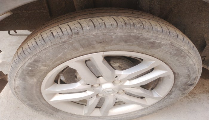 2023 Renault TRIBER RXZ, Petrol, Manual, 11,500 km, tyre