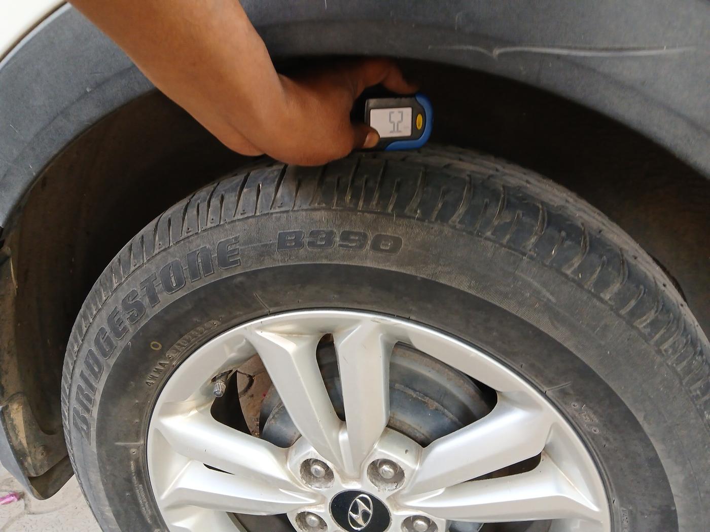 2015 Hyundai Creta SX PLUS AT 1.6 DIESEL, Diesel, Automatic, 2,04,619 km, tyre