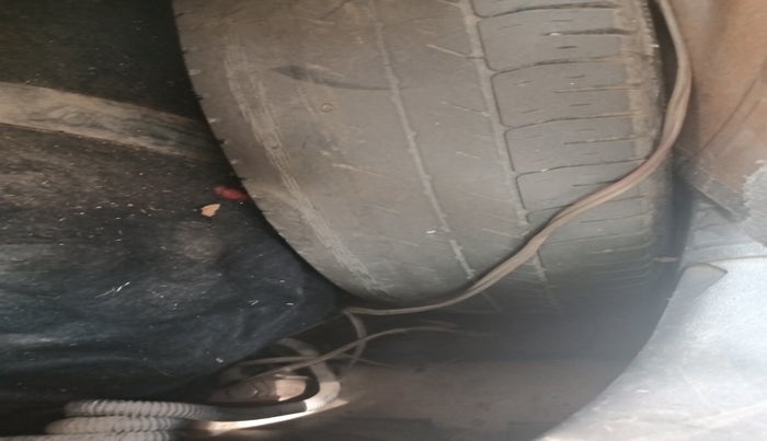 2010 Hyundai i10 MAGNA 1.2, Petrol, Manual, 1,50,965 km, tyre