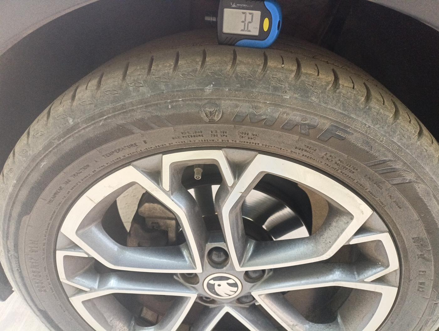 2021 Skoda KUSHAQ STYLE 1.0L TSI AT, Petrol, Automatic, 5,00,000 km, tyre