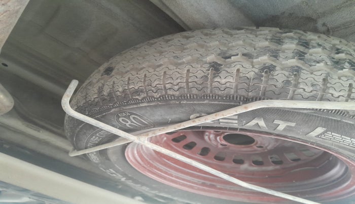 2021 Renault TRIBER RXL MT, Petrol, Manual, 15,390 km, tyre