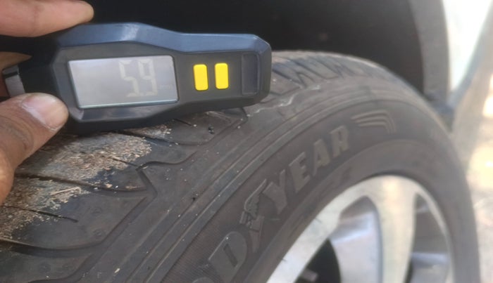 2018 Mahindra ALTURAS G4 2WD AT, Diesel, Automatic, 1,13,123 km, tyre