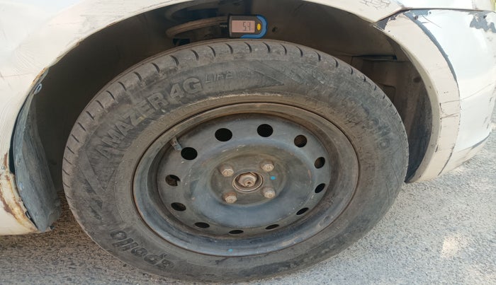2010 Maruti Swift LDI, Diesel, Manual, 2,31,982 km, tyre