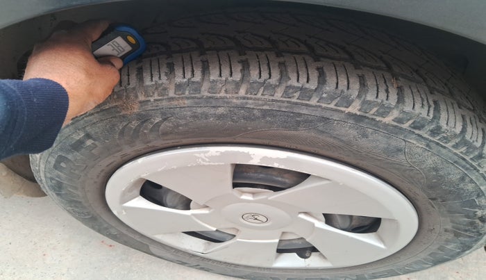 2015 Mahindra XUV500 W6, Diesel, Manual, 63,215 km, tyre