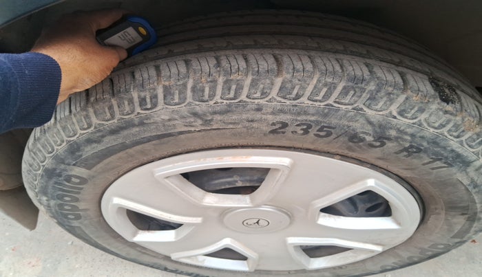 2015 Mahindra XUV500 W6, Diesel, Manual, 63,215 km, tyre