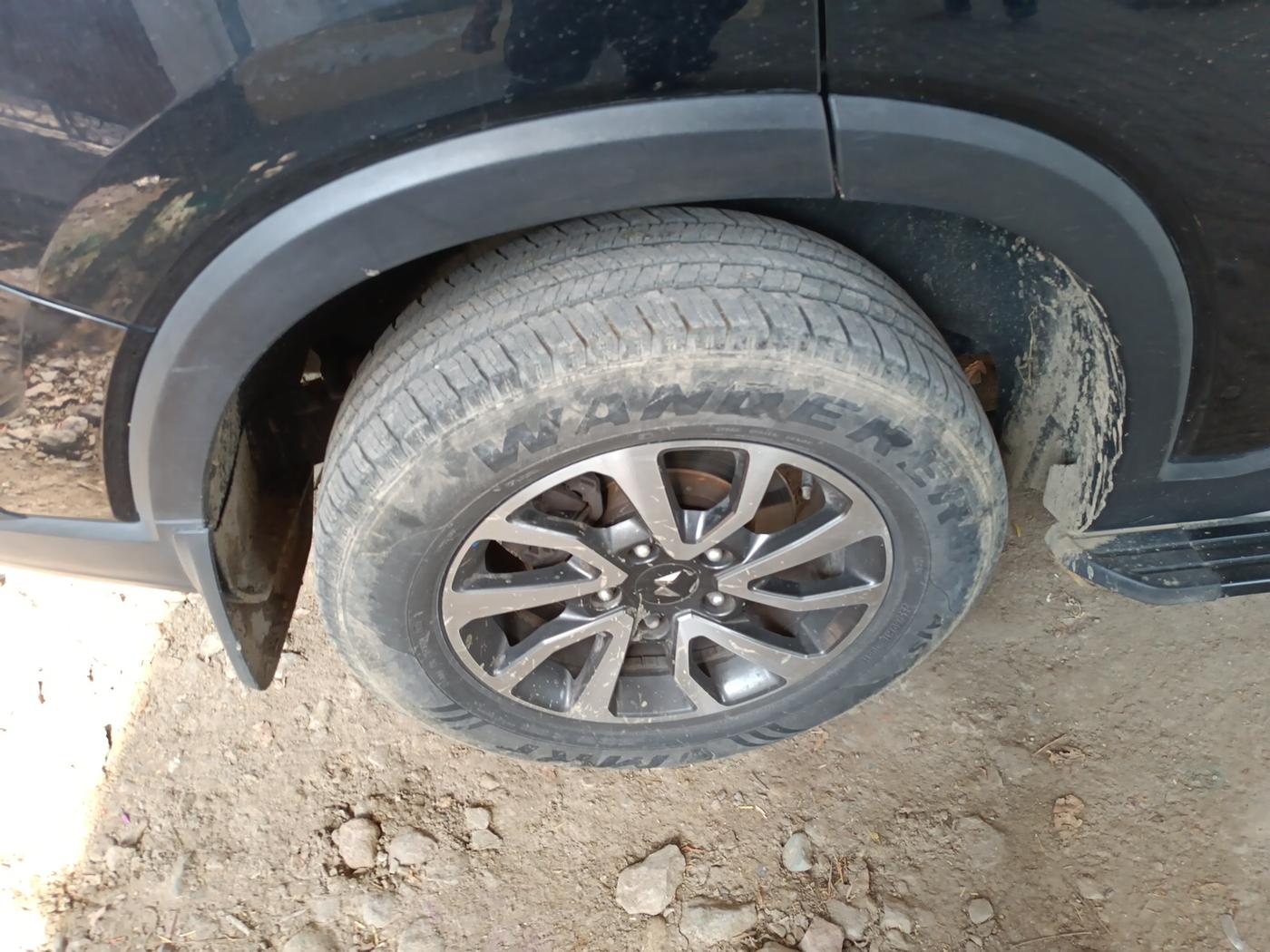 2022 Mahindra SCORPIO-N Z8 L PETROL AT 7 STR, Petrol, Automatic, 29,290 km, tyre