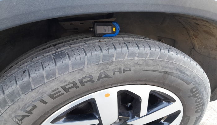 2021 Tata Harrier XZA PLUS 2.0L, Diesel, Automatic, 37,800 km, tyre