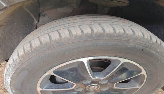 2018 Renault Duster RXS PETROL, Petrol, Manual, 51,379 km, tyre