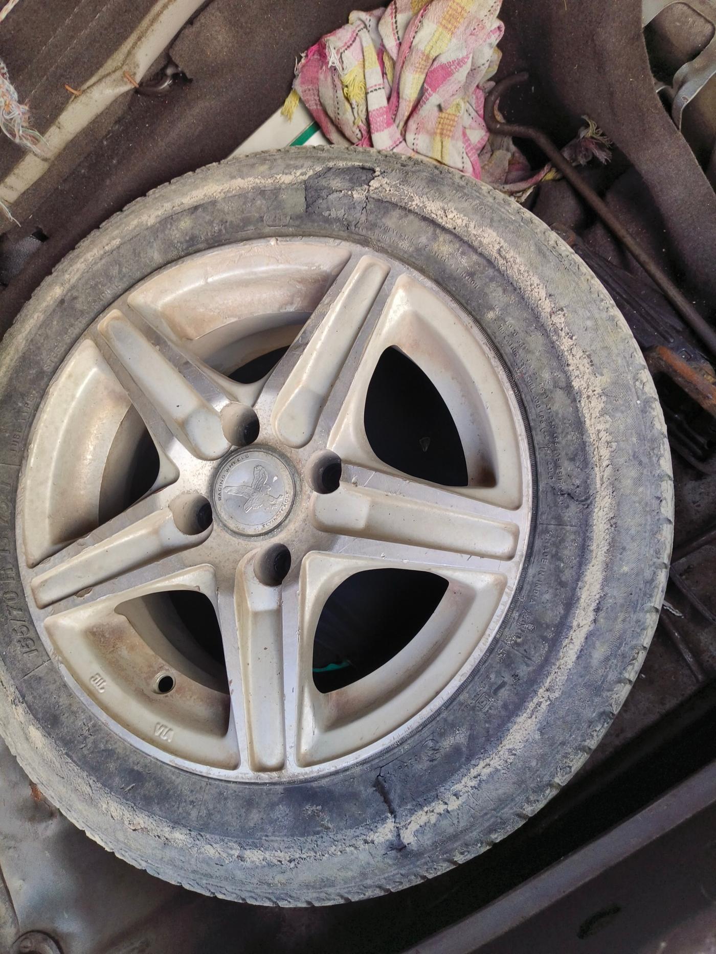 2011 Hyundai Santro Xing GL PLUS, Petrol, Manual, 5,55,000 km, tyre