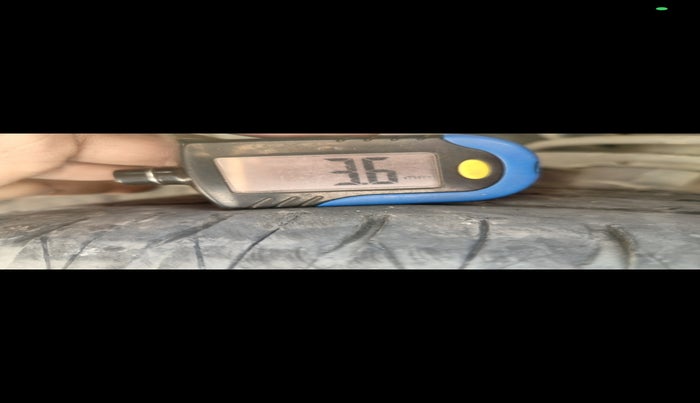 2012 Mahindra XUV500 W8, Diesel, Manual, 2,09,985 km, tyre