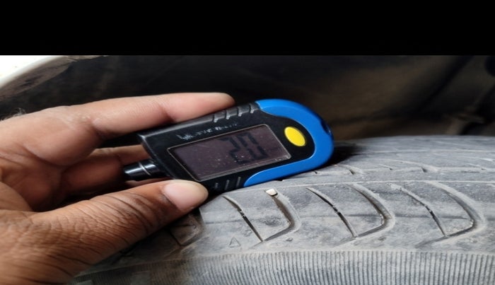 2012 Mahindra XUV500 W8, Diesel, Manual, 2,09,985 km, tyre