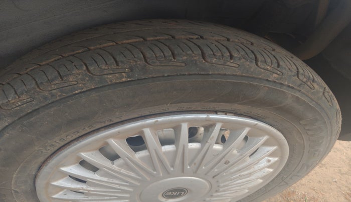 2011 Maruti Wagon R 1.0 LXI, Petrol, Manual, 66,492 km, tyre