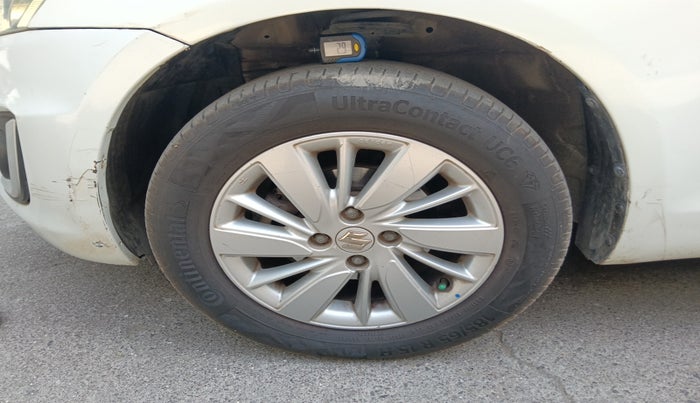 2015 Maruti Swift ZXI, Petrol, Manual, 1,69,355 km, tyre