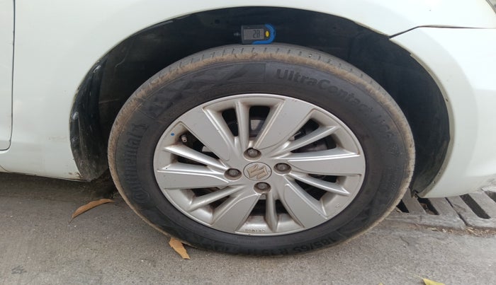 2015 Maruti Swift ZXI, Petrol, Manual, 1,69,355 km, tyre