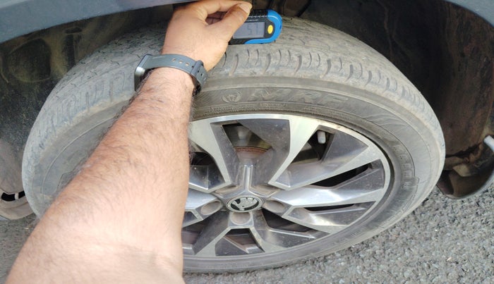 2020 Skoda Karoq STYLE 1.5 TSI AT, Petrol, Automatic, 39,269 km, tyre