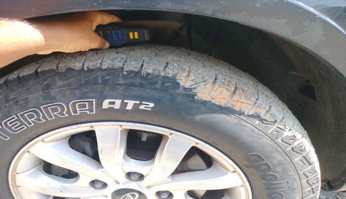 2018 Mahindra XUV500 W10, Diesel, Manual, 85,501 km, tyre