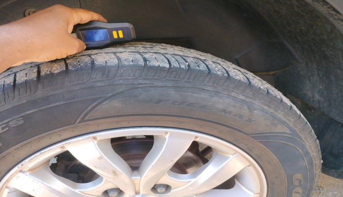 2018 Mahindra XUV500 W10, Diesel, Manual, 85,501 km, tyre