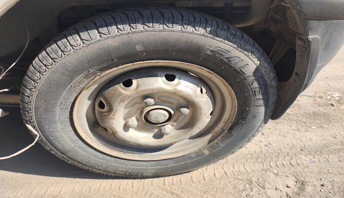 2001 Maruti Zen LX, Petrol, Manual, 80,603 km, tyre