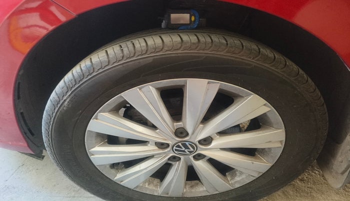 2023 Volkswagen VIRTUS HIGHLINE TSI 1.0 MT, Petrol, Manual, 5,672 km, tyre