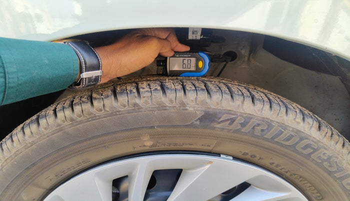 2024 Maruti Ertiga VXI CNG, Petrol, Manual, 2,756 km, tyre