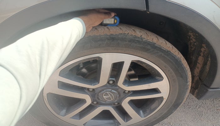 2017 Tata Hexa XTA 4X2 7 STR, Diesel, Automatic, 1,46,547 km, tyre