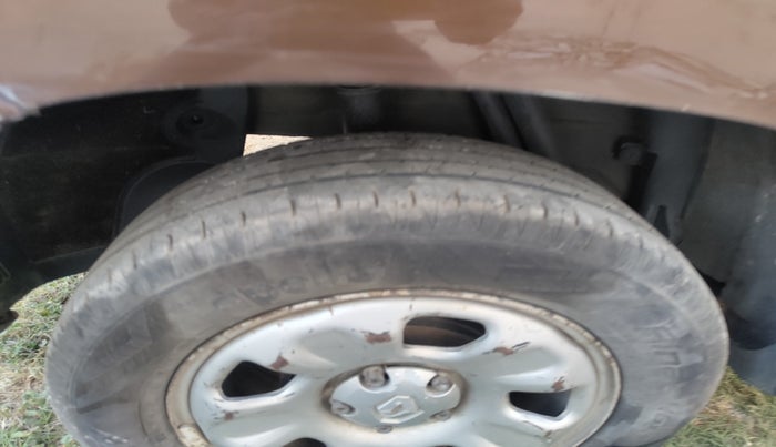 2014 Renault Duster 85 PS RXL DIESEL, Diesel, Manual, 1,45,711 km, tyre