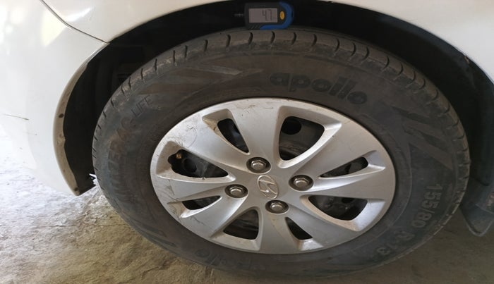 2011 Hyundai i10 MAGNA 1.2, Petrol, Manual, 73,724 km, tyre