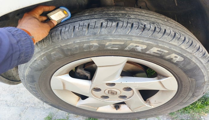 2014 Renault Duster 85 PS RXL DIESEL, Diesel, Manual, 1,30,056 km, tyre