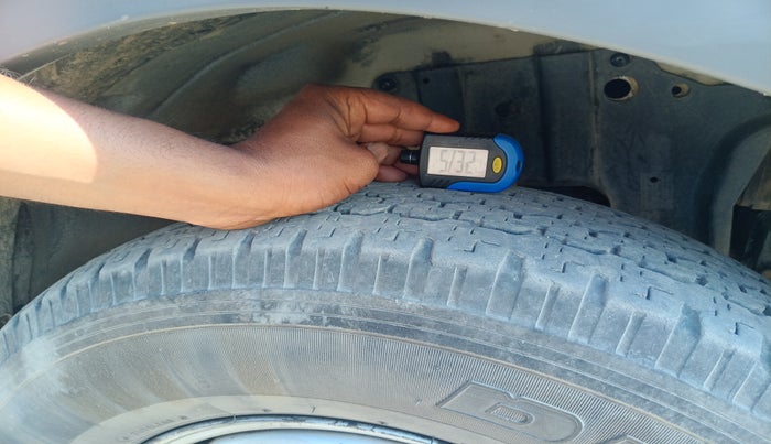 2012 Tata Safari 4X2 LX DICOR, Diesel, Manual, 1,18,235 km, tyre