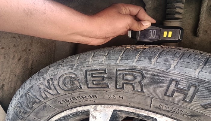 2014 Nissan Terrano XL (D), Diesel, Manual, 1,10,198 km, tyre