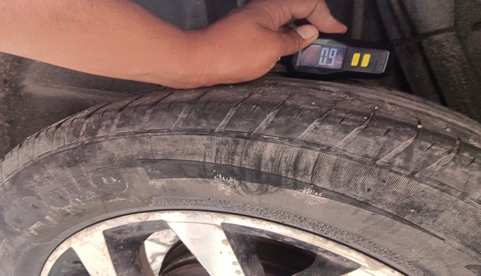 2014 Nissan Terrano XL (D), Diesel, Manual, 1,10,198 km, tyre