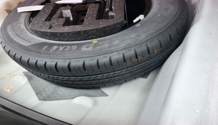 2024 Volkswagen VIRTUS Topline 1.0 TSI MT (Electric Seats), Petrol, Manual, 5,924 km, tyre