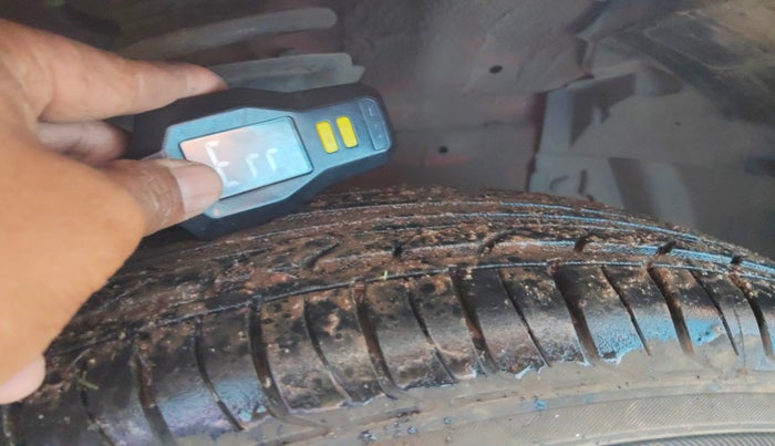 2015 Maruti Swift LXI, Petrol, Manual, 39,916 km, tyre