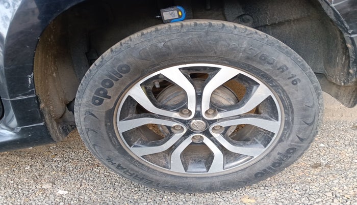 2014 Nissan Terrano XL (D), Diesel, Manual, 93,382 km, tyre