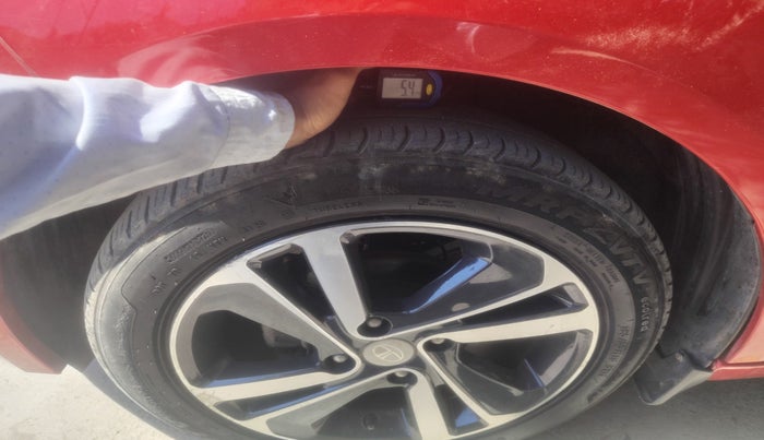 2020 Tata ALTROZ XZ PETROL, Petrol, Manual, 20,043 km, tyre