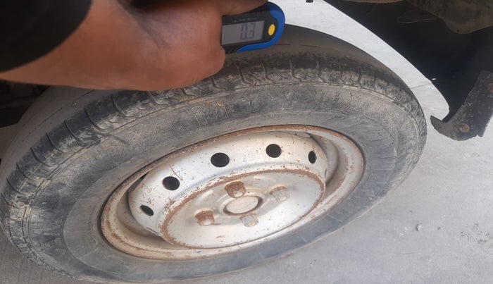 2010 Maruti Alto LXI, Petrol, Manual, 1,32,020 km, tyre