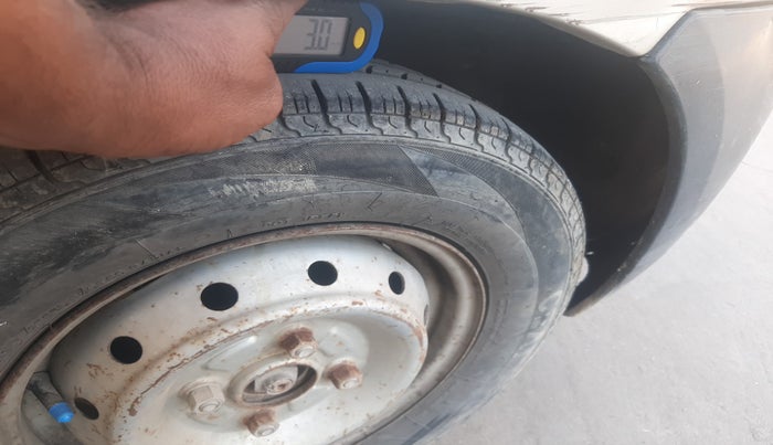 2010 Maruti Alto LXI, Petrol, Manual, 1,32,020 km, tyre