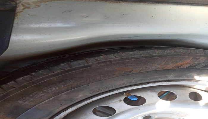 2015 Maruti Swift LXI (O), Petrol, Manual, 1,23,354 km, tyre