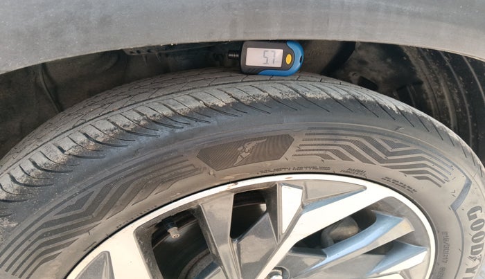2021 Hyundai Creta EX 1.5 DIESEL, Diesel, Manual, 1,04,223 km, tyre
