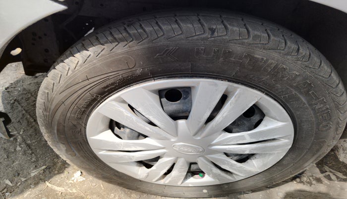 2014 Datsun Go T, Petrol, Manual, 77,112 km, tyre